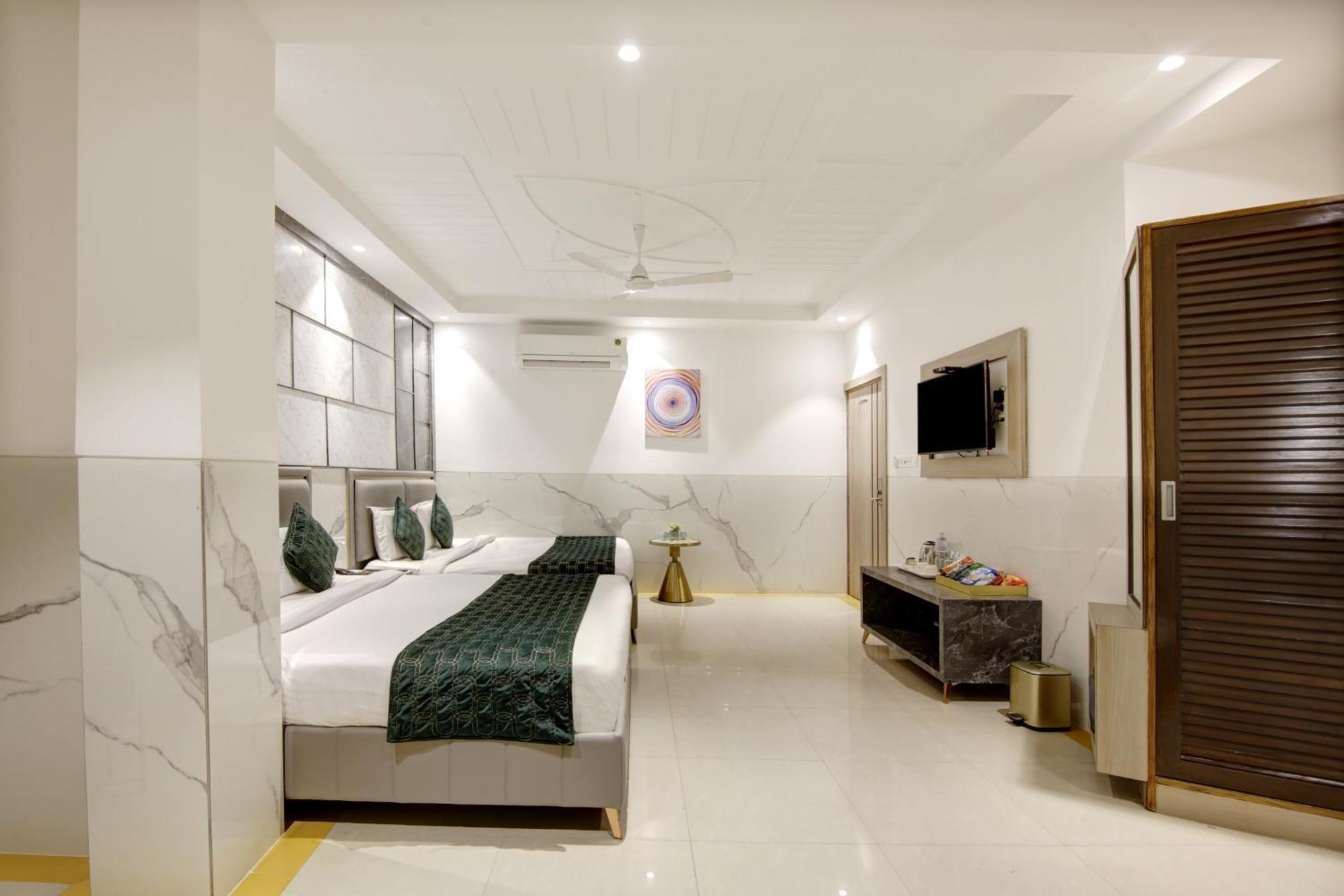 Hotel Delhi 37 By Star Group Near Delhi Airport Yeni Delhi Dış mekan fotoğraf