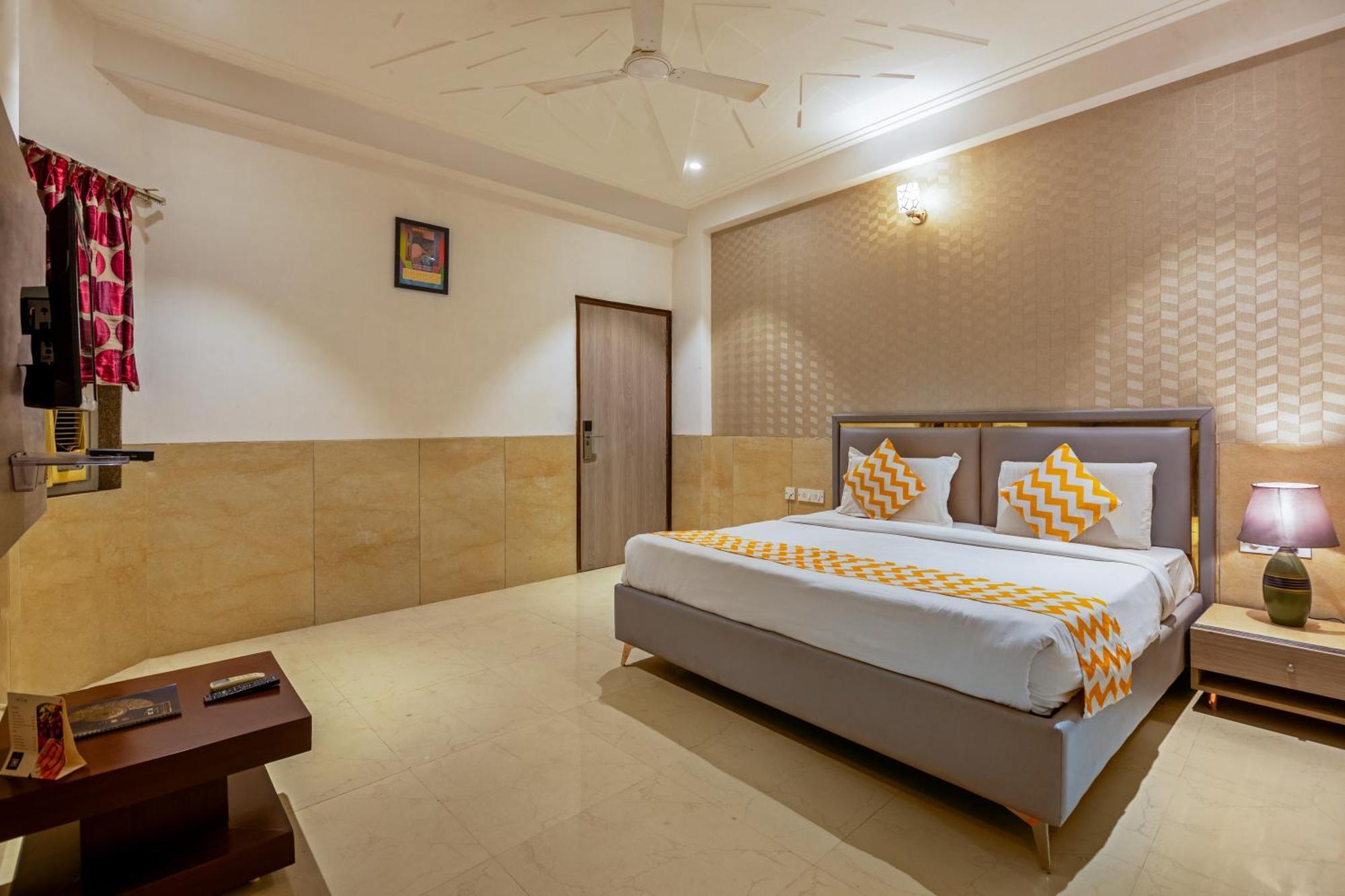 Hotel Delhi 37 By Star Group Near Delhi Airport Yeni Delhi Dış mekan fotoğraf