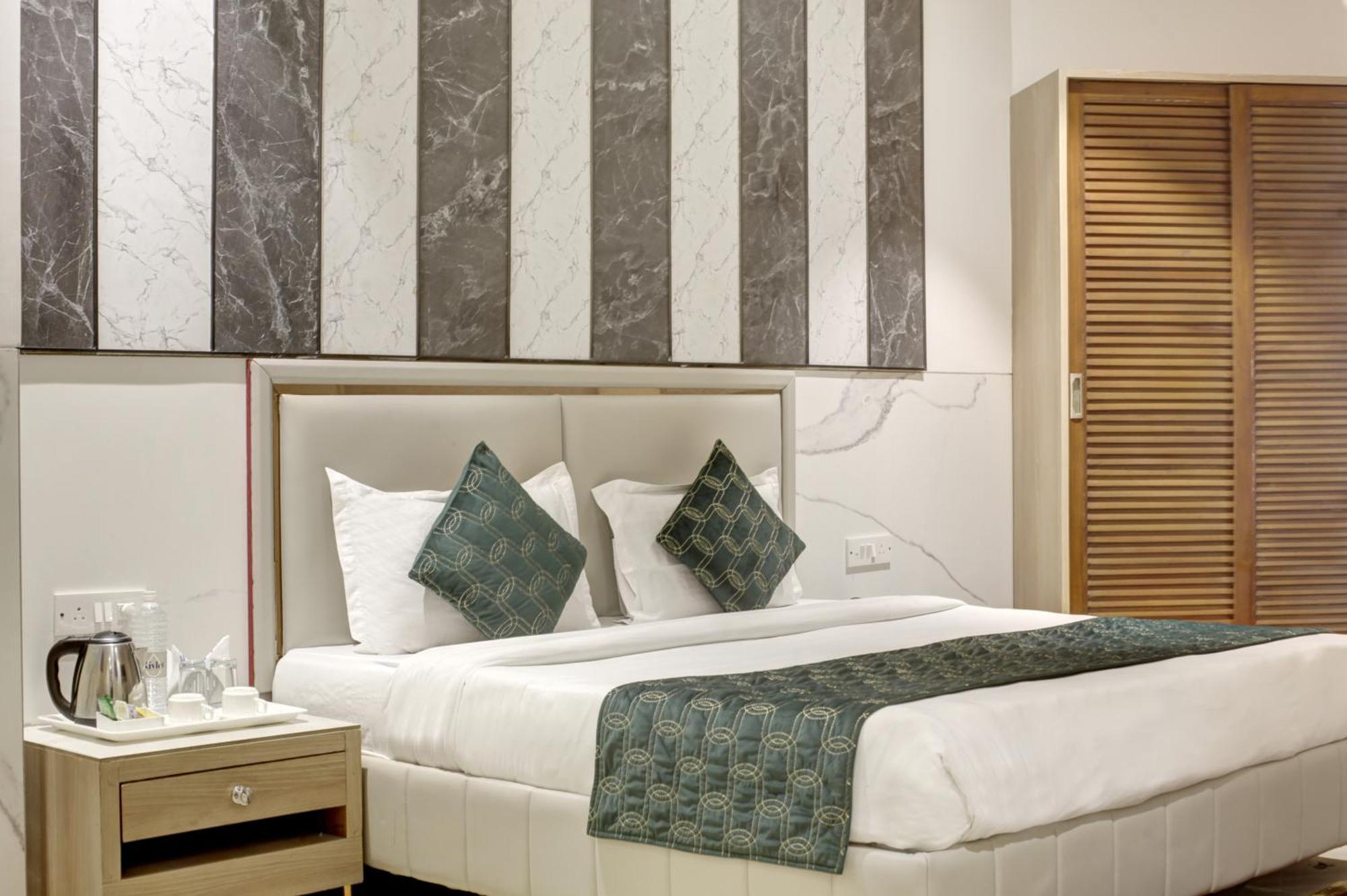 Hotel Delhi 37 By Star Group Near Delhi Airport Yeni Delhi Dış mekan fotoğraf